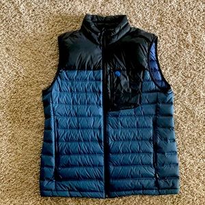 Mountain hardwear vest